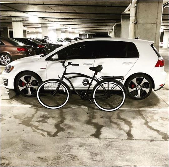 sixthreezero Around the Block Men's 24" Single Speed Beach Cruiser Bicycle with Rear Rack