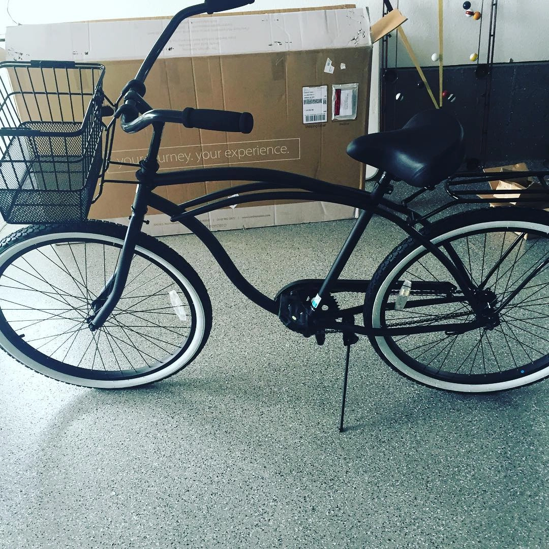 sixthreezero Around the Block Men's 24" Single Speed Beach Cruiser Bicycle with Rear Rack