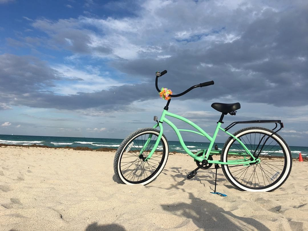 sixthreezero Around the Block Women's 26" 3 Speed Cruiser Bicycle