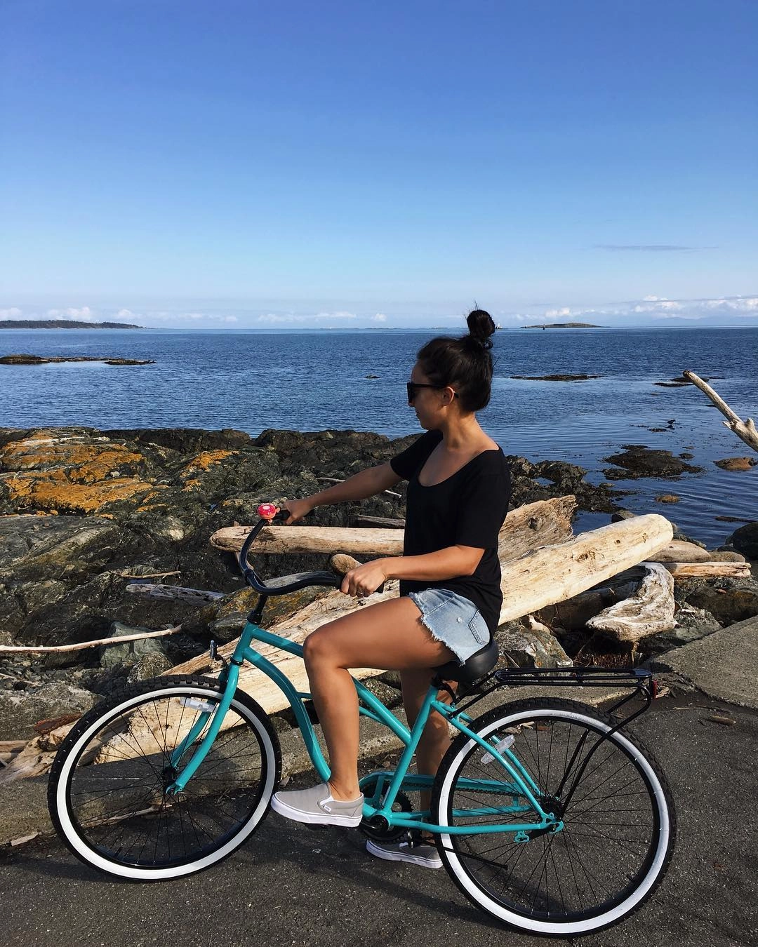 sixthreezero Around the Block Women's 26" 3 Speed Cruiser Bicycle